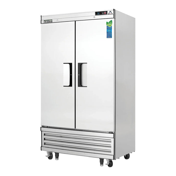 Everest Refrigeration EBNR2 39 3/8" Bottom Mount Solid Door Reach-In Refrigerator, 115 V, 1 Phase, 60 Hz